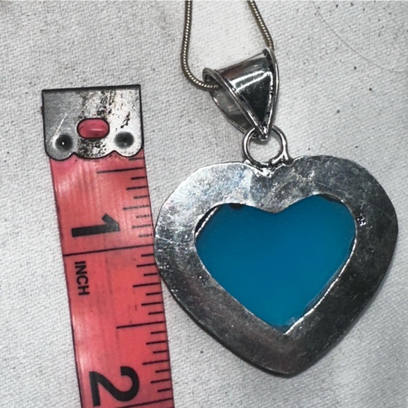 Caribbean Chalcedony handcrafted heart pendant - Picture 7 of 9